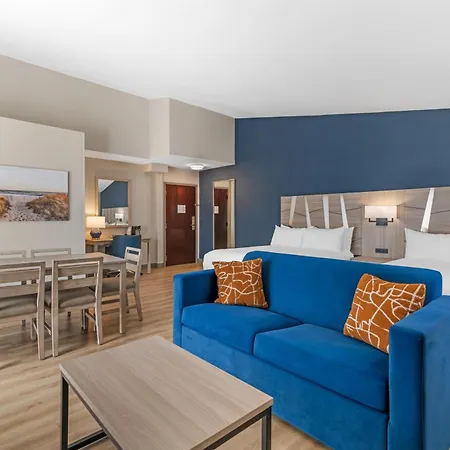 Best Western Plus, The Inn At Hampton-2