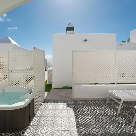 La Concha Boutique Apartments - Adults Only-3