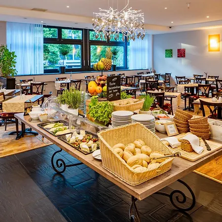 Mercure Hotel Chateau Berlin am Kurfürstendamm-3