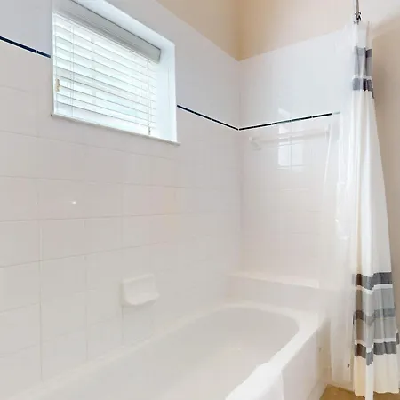 Newly Renovated Condo With Stunning View Of Pond Walking Trail And Tennis Courts-2