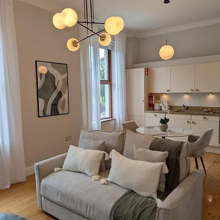Crawford House - Scholarlee Living Apartments-2