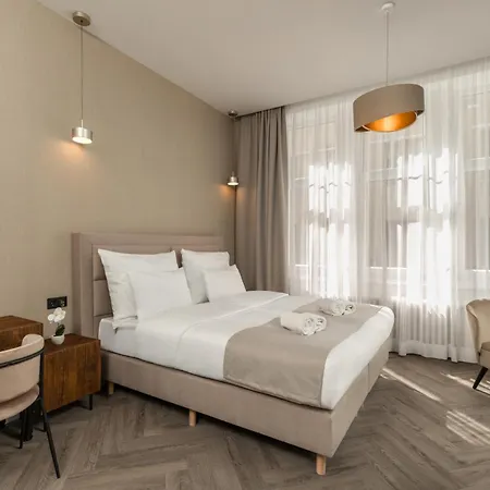 Evergreen Suites Budapest-3