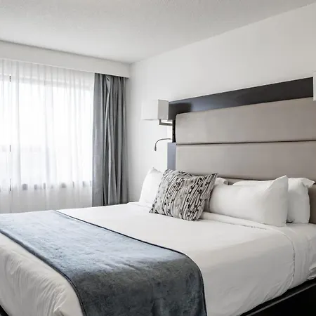 Ottawa Embassy Hotel & Suites-2