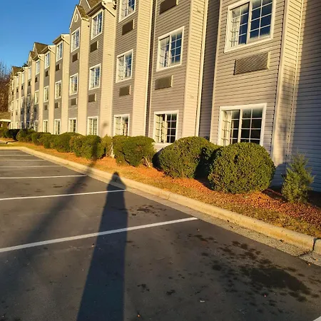 Microtel Inn By Wyndham Greensboro-2