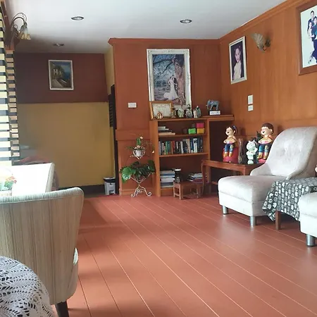 Little Guest House Hotel-2