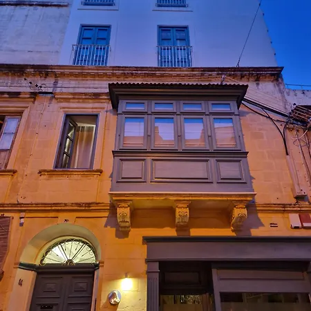 D Townhouse Boutique Suites-3