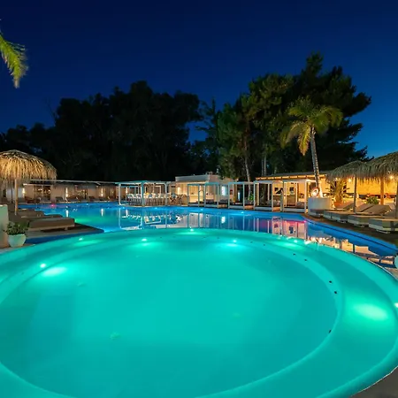 Bamboo Suites Hotel - Adults Only-2
