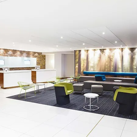 Novotel London West-3