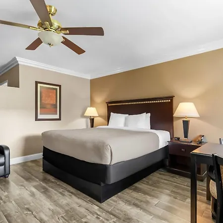 Quality Inn & Suites Santa Maria-3