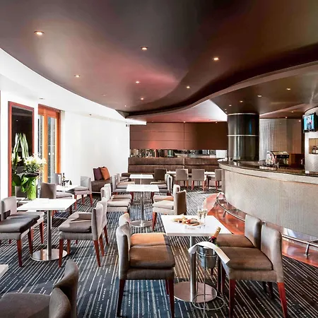 Quay West Suites Melbourne-3