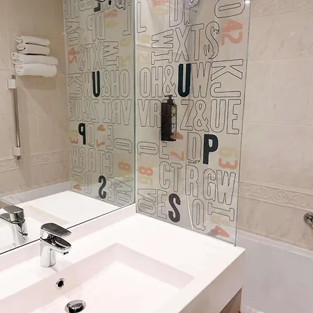 Ibis Styles Paris Tolbiac Bibliotheque-2
