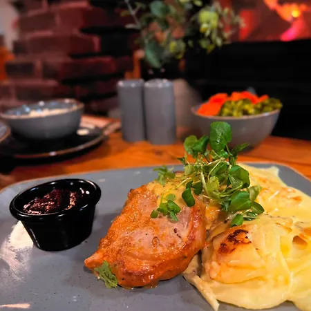 Tricky'S Hotel-2