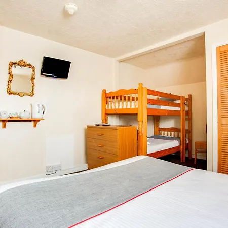 Oyo Godolphin Arms Hotel-3
