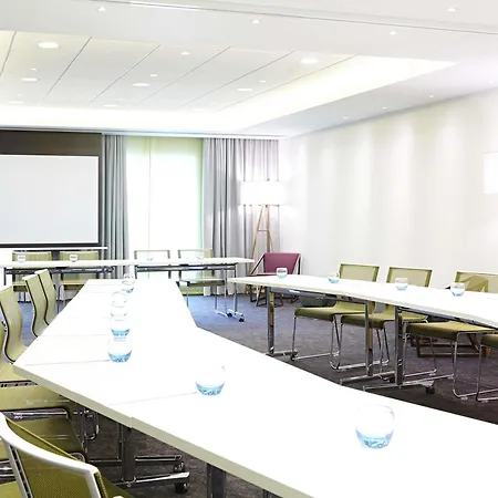 Novotel London Brentford-3