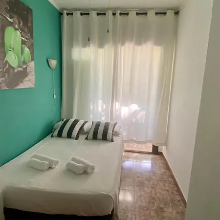 Fira Guest House-2
