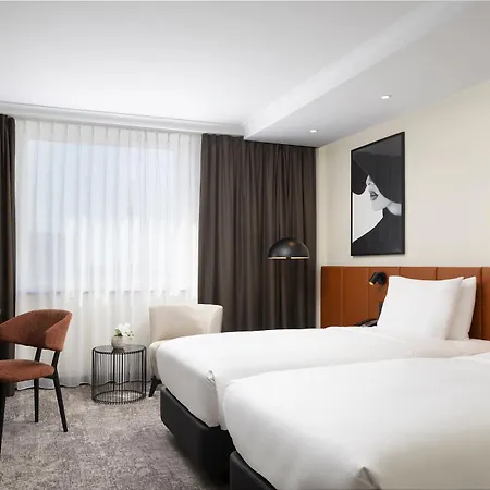Hilton Duesseldorf-3