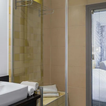 Ibis Styles Nice Vieux Port-3