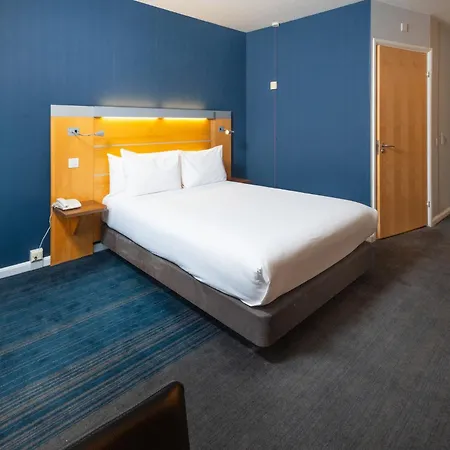 Holiday Inn Express Stevenage By Ihg-2