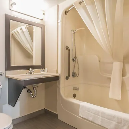 Comfort Inn Trenton-3