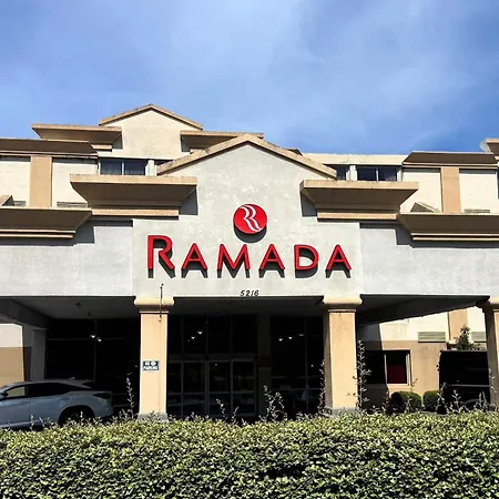 Ramada By Wyndham Birmingham Airport-3