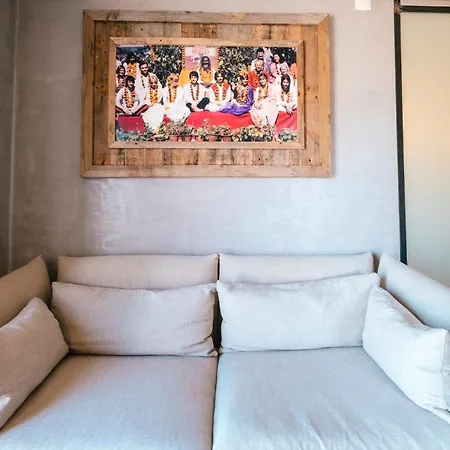 Surfers Lodge Peniche-2