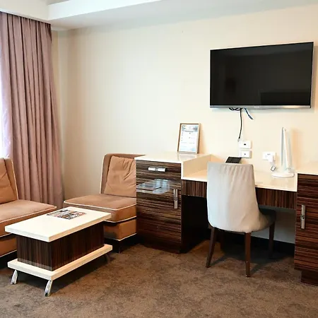 Swan River Hotel-3
