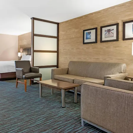 Comfort Inn & Suites Calgary Airport - North-3