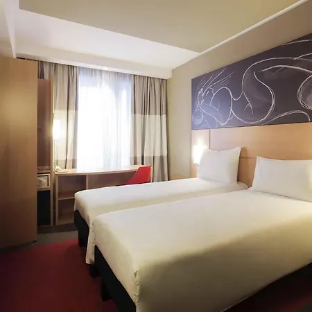 Ibis Yerevan Center-2