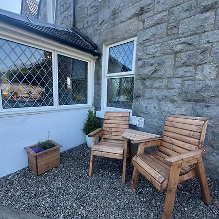 Whinburn Guest House-3
