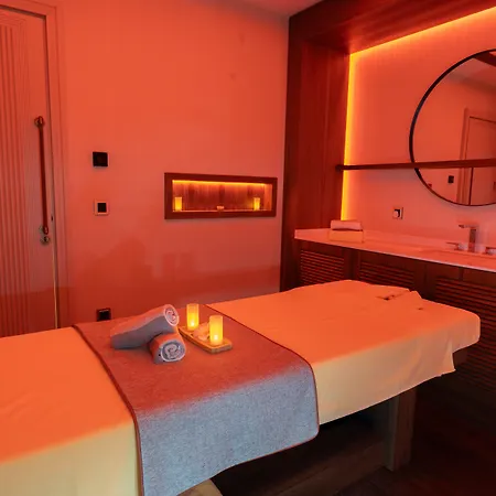 Cratos Premium Hotel Casino & Spa-2