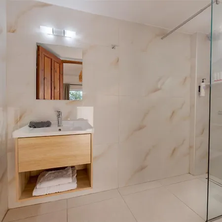 C'est La Vie Rooms&Suites-2