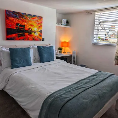 Upper Rock Brighton - Guest House-3