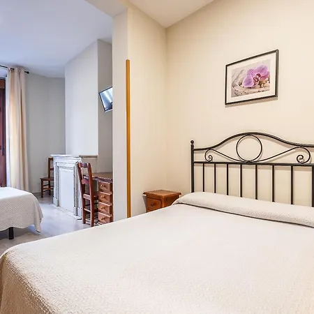 Hostal El Pilar-3