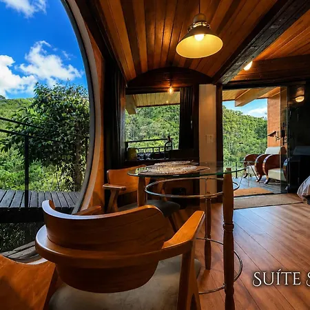 Casa Container 80 - Suítes privativas e sofisticadas integradas à natureza-2