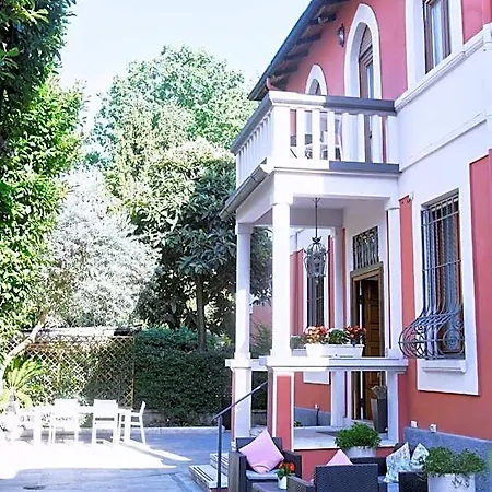 La Villa Bed & Breakfast-2
