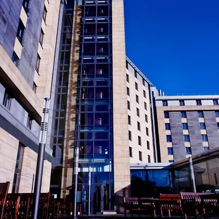 Clayton Hotel, Leeds-3