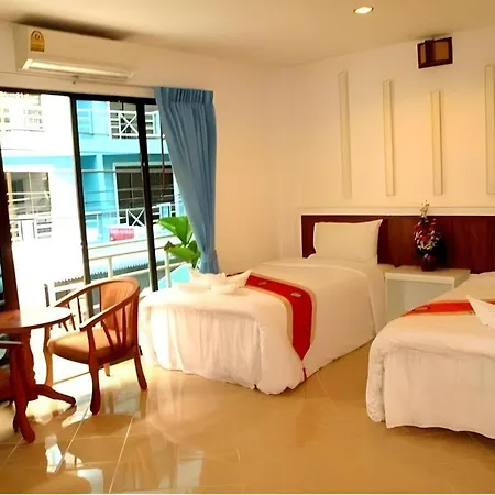 Triple Rund Place Hotel-3