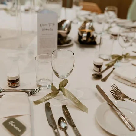 Holiday Inn Newport By Ihg-3
