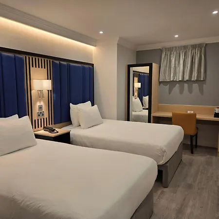 Spark By Hilton London Chiswick-3