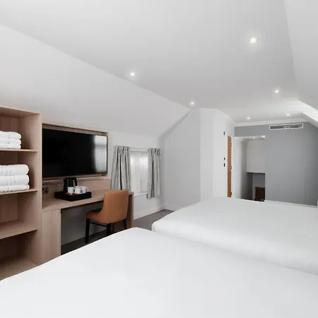 Spark By Hilton London Chiswick-2