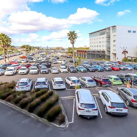 JetPark Auckland Airport Hotel-2