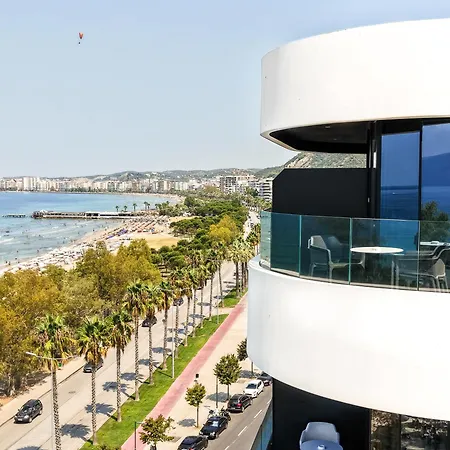 Yacht Hotel-3