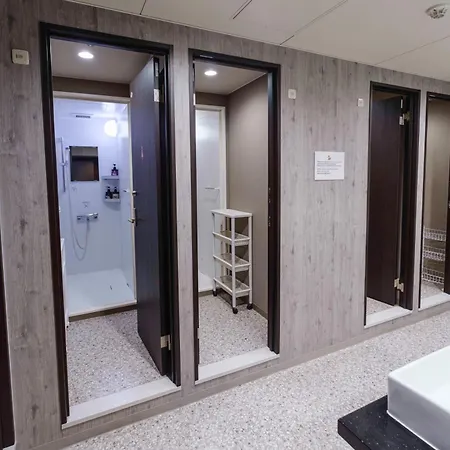 Wise Owl Hostels River Tokyo-3