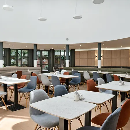 Ibis Styles Budapest Heroes Square-2
