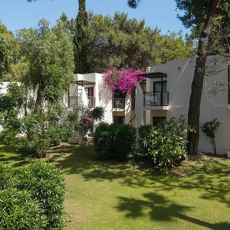 Doubletree By Hilton Bodrum Isil Club Ultra All-Inclusive Resort-3