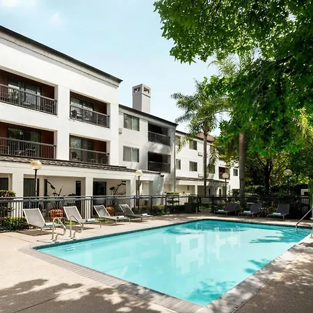Courtyard By Marriott Stockton-2