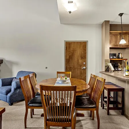 Glacier & Mountaineer Lodge-3