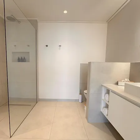 Finchley Guesthouse In Camps Bay-3