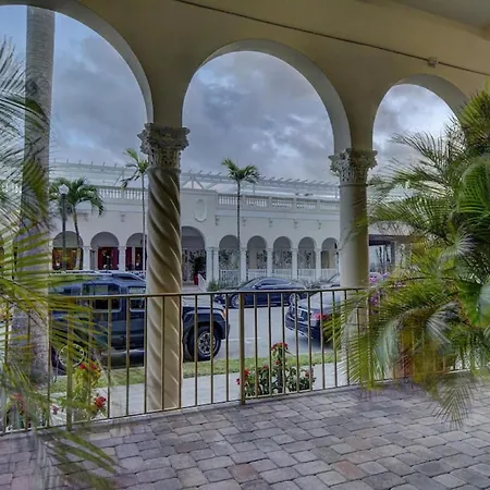 Hemingway Suites At Palm Beach Hotel Island-2