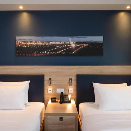 Hampton By Hilton Frankfurt Airport-2